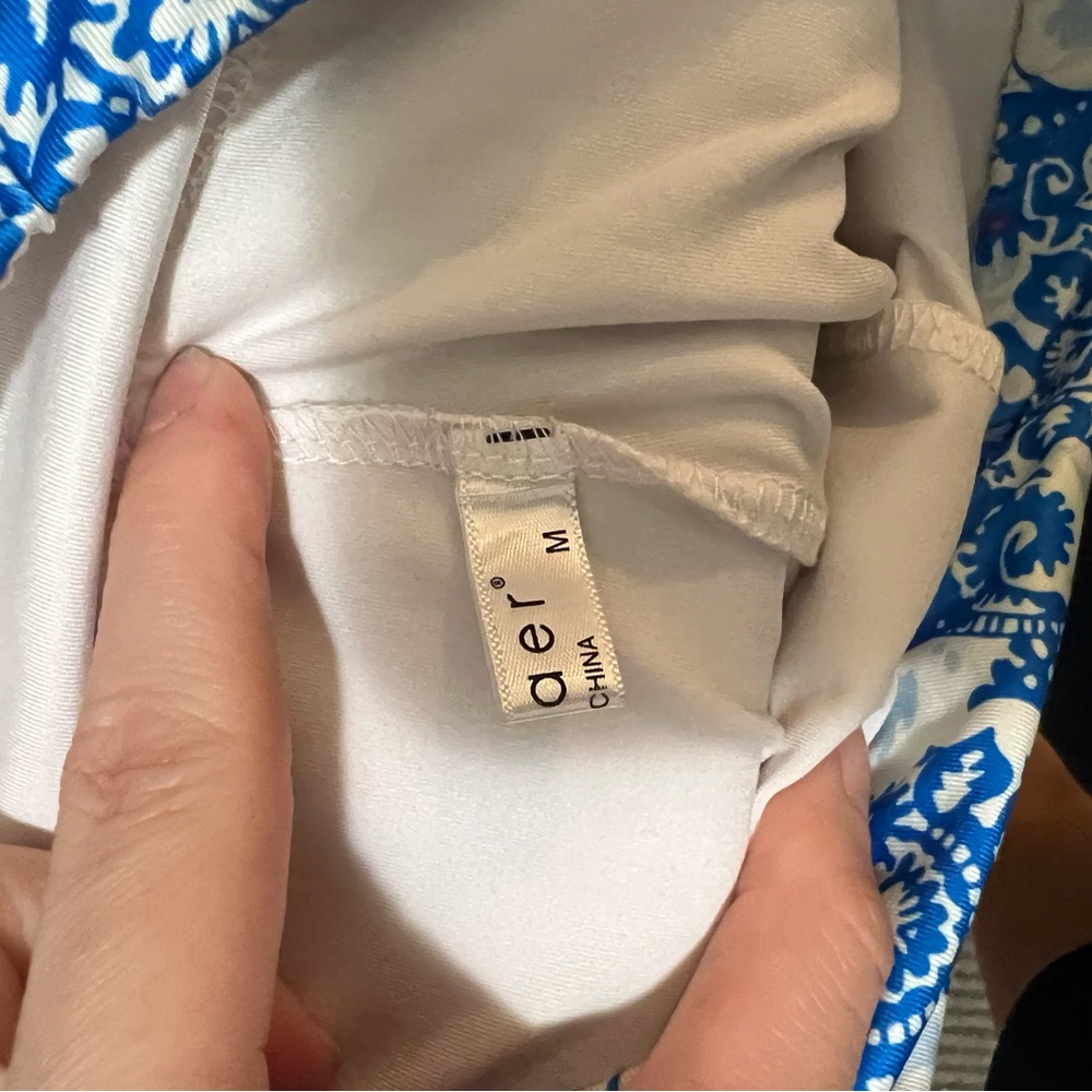 Chic Blue And White Patterned Mini Skirt - image 2